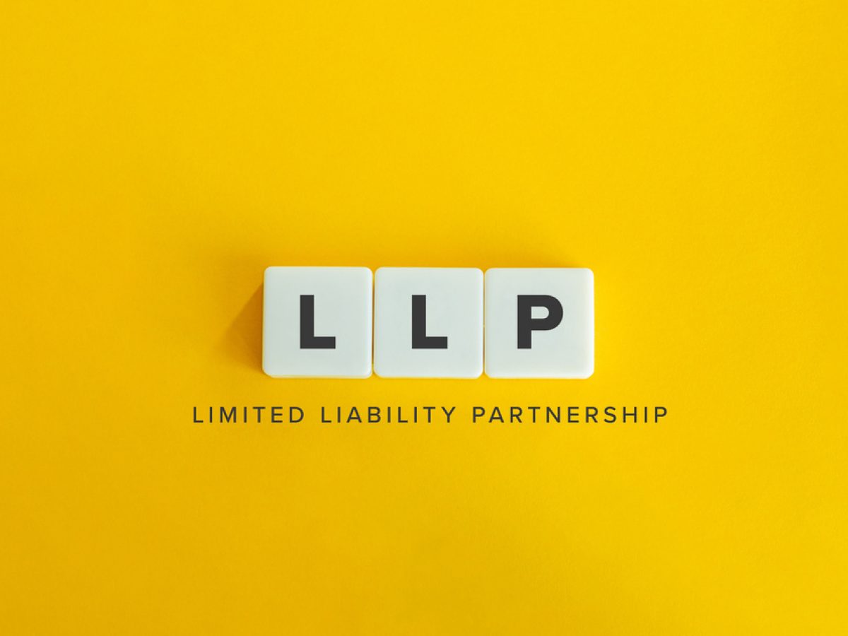 LLP(有限責任事業組合)とは？メリットや設立方法、事例を解説 | 起業の