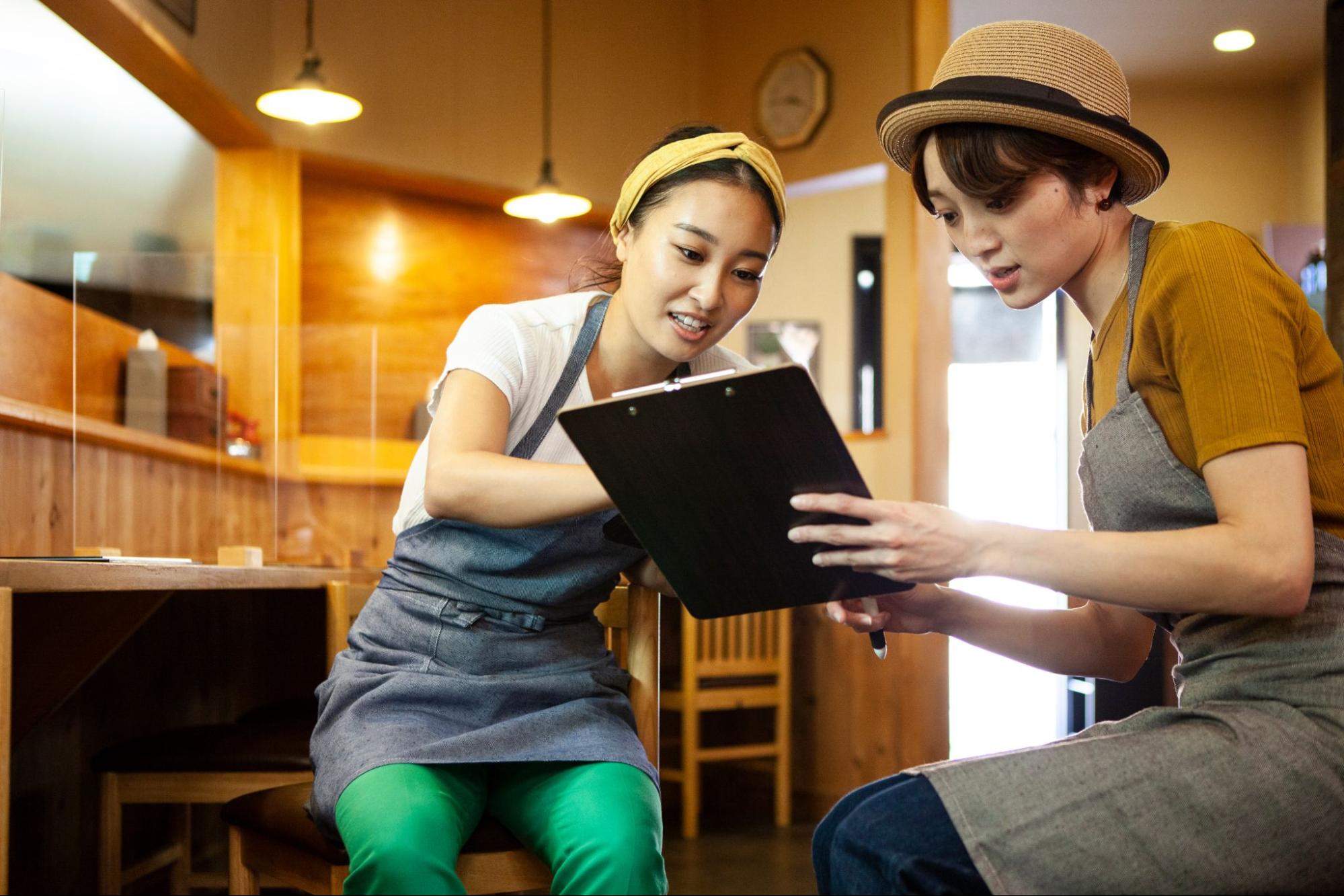 スモールビジネスの具体的な始め方を紹介！向いている業種例や成功させるコツも解説