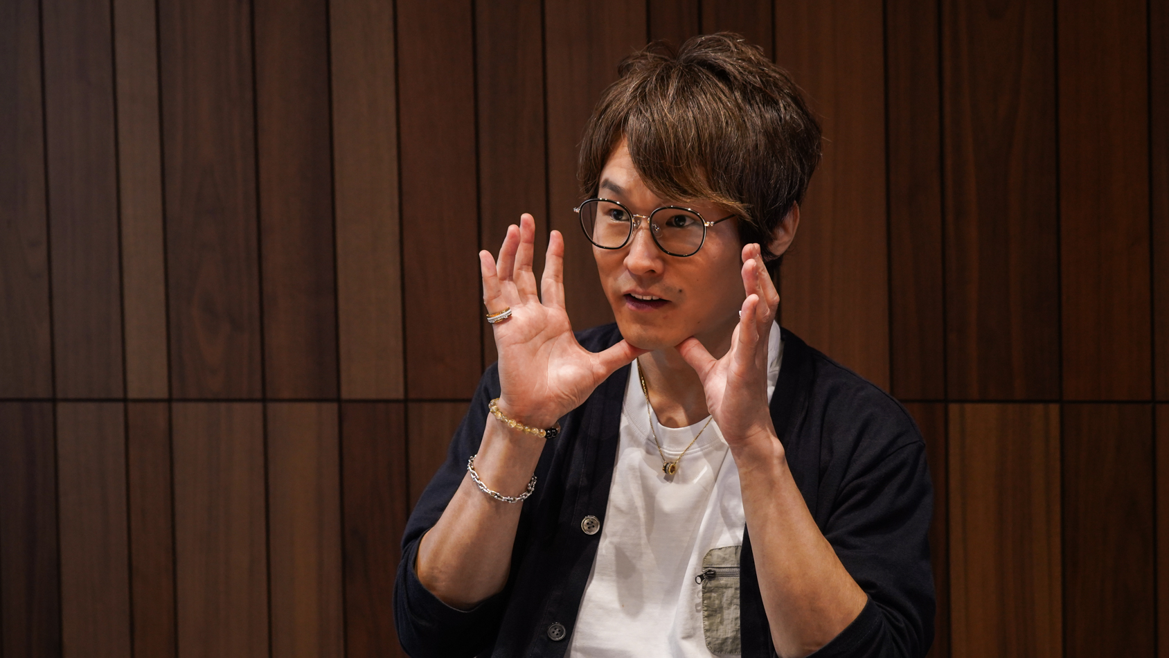 “左脳と右脳”で課題を解く——マーケ×ブランディングの革新的モデル