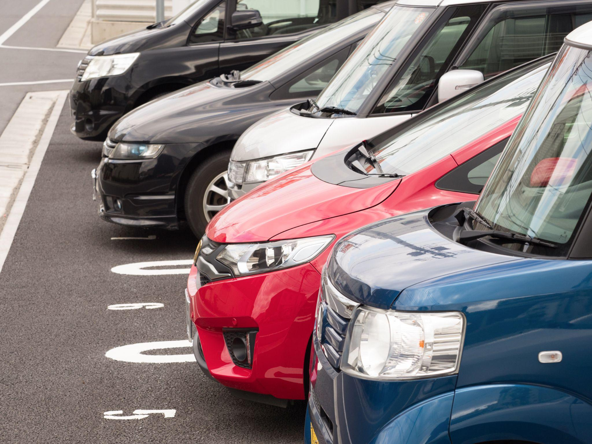 駐車場経営は本当に儲かる?運営形態・向いている土地・初期費用の目安